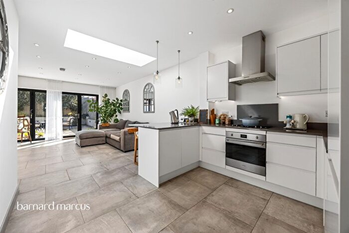 3 Bedroom Terraced House For Sale In Coldharbour Road, Croydon, CR0