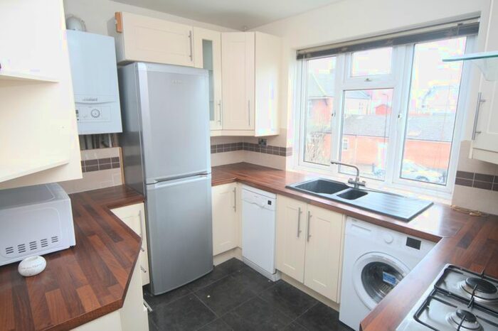 2 Bedroom Maisonette To Rent In Ravenor Park Road, Greenford, UB6