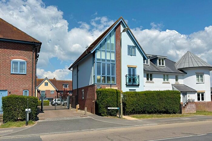 4 Bedroom Town House For Sale In Avenue Road, Lymington, Hampshire, SO41