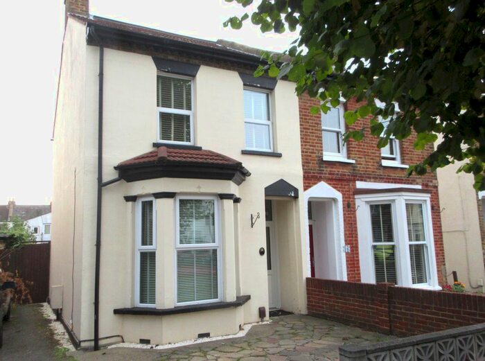 3 Bedroom Semi-Detached House To Rent In Princes Street, Southend-On-Sea, SS1