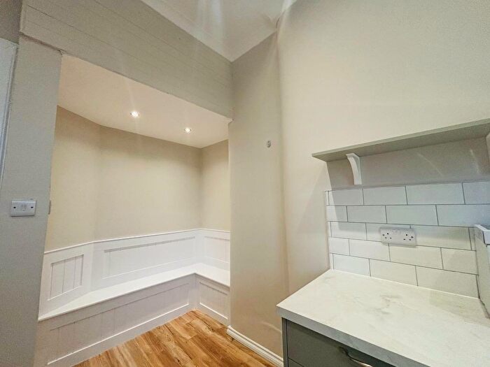 1 Bedroom Flat To Rent In Langside Road, Crosshill, Glasgow, G42