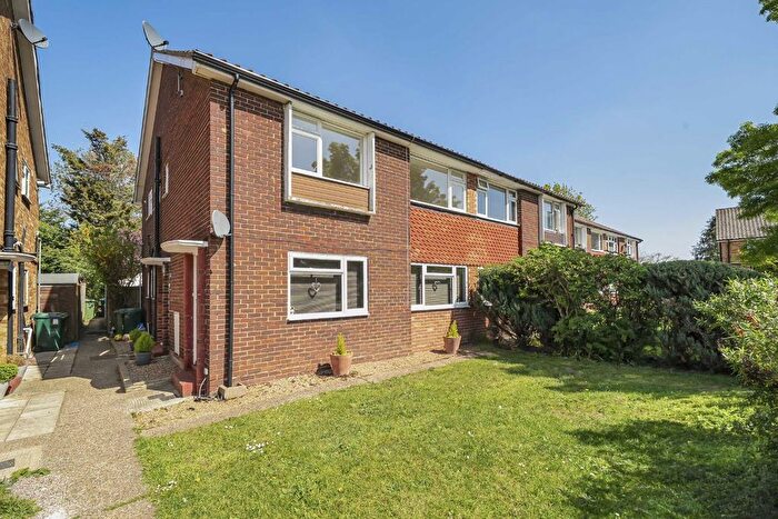 2 Bedroom Maisonette To Rent In Warren Road, Ashford, TW15