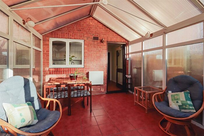 2 Bedroom Semi-Detached House For Sale In St. Wulstan Way, Southam, CV47