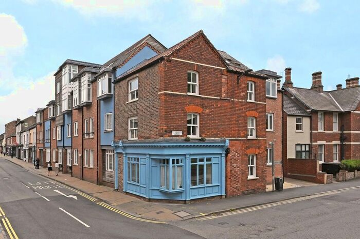 2 Bedroom Flat To Rent In St. Denys Court, Walmgate, York, YO1