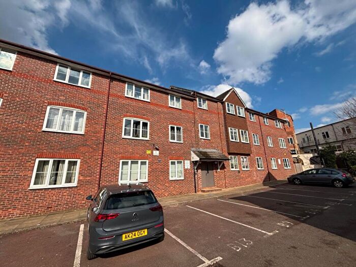 1 Bedroom Apartment For Sale In Belmont Court, Upper Priory Street, Semilong, Northampton, NN1