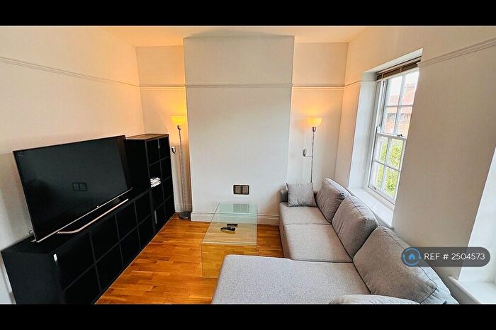 2 Bedroom Flat To Rent In Golders Green Road, London, NW11