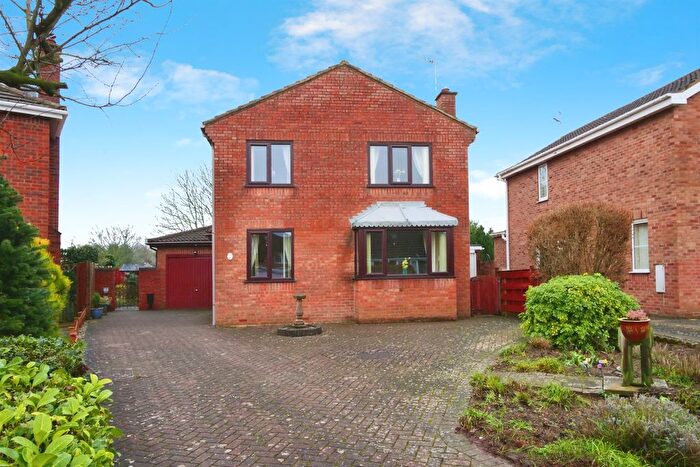 4 Bedroom Detached House For Sale In Plantation Way, Wigginton, York, YO32