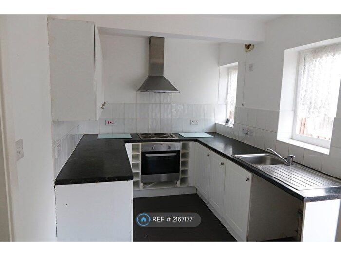 3 Bedroom Semi-Detached House To Rent In Halford Crescent, Walsall, WS3