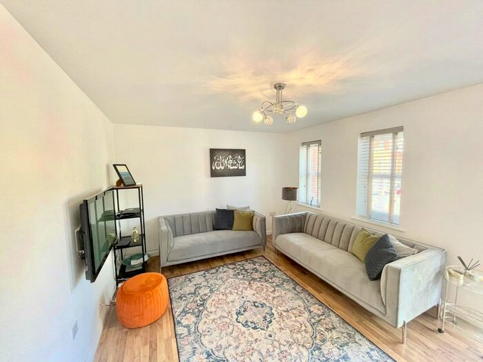 2 Bedroom Flat To Rent In Dunwich Court Glandford Way, RM6