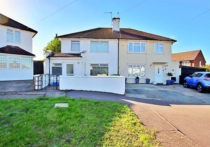 4 Bedroom Semi-detached House For Sale In Delius Close, Elstree, WD6