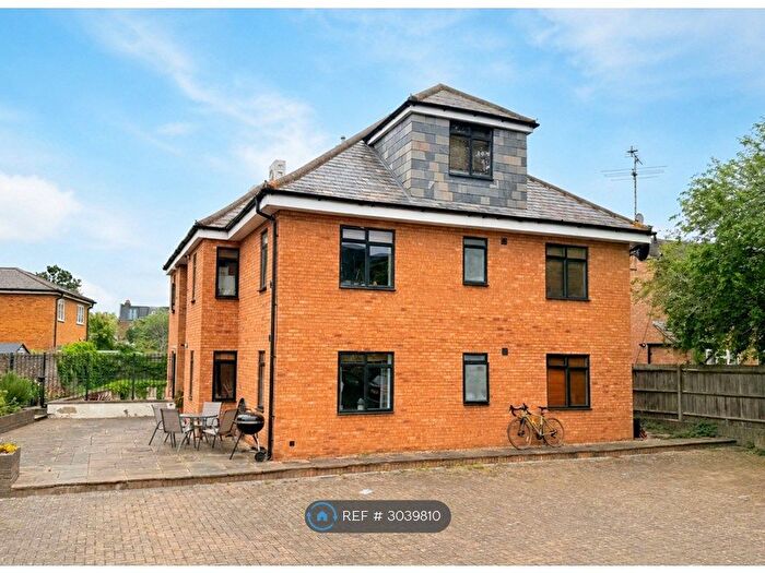 2 Bedroom Flat To Rent In East Gardens, London, SW17