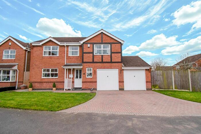 5 Bedroom Detached House For Sale In Hopton Close, Ripley, DE5