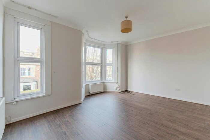 1 Bedroom Flat To Rent In Heber Road, SE22