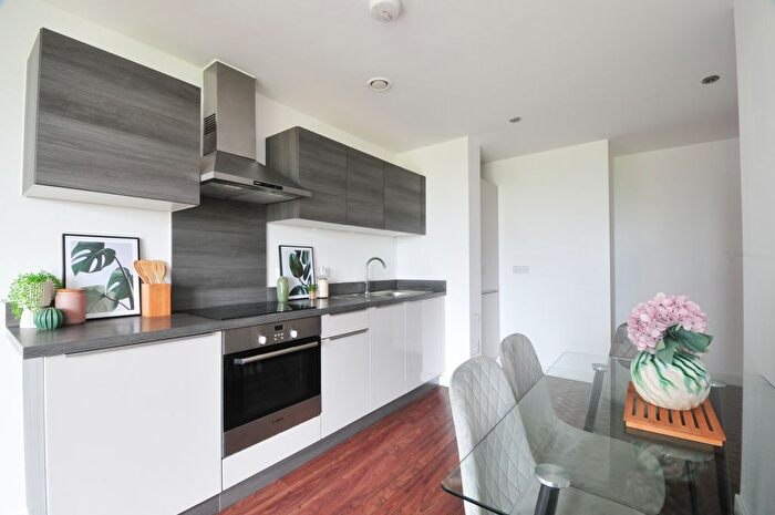 2 Bedroom Flat To Rent In Th Floor – Bedroom, Bath- Alto, Sillavan Way, Salford, M3