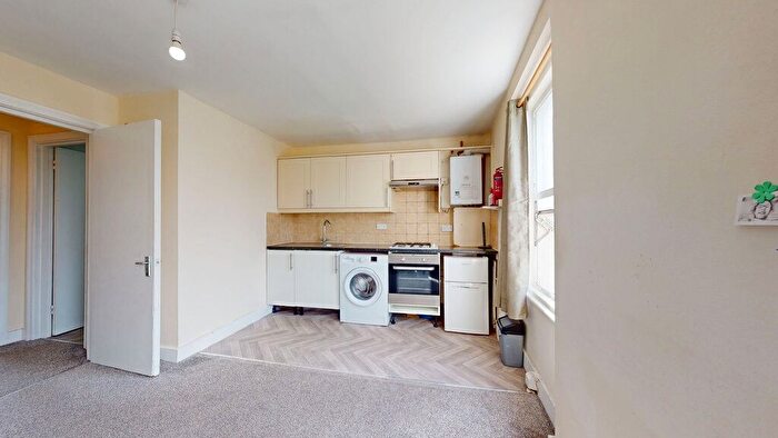1 Bedroom Flat To Rent In Great Western Road, London, W9