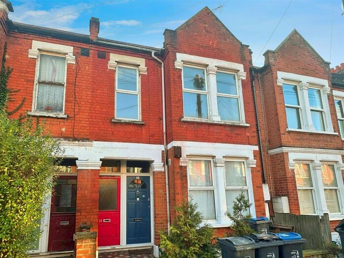 2 Bedroom Maisonette To Rent In Boundary Road, Colliers Wood, London, SW19