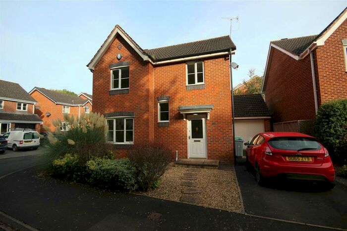 4 Bedroom Detached House To Rent In Bishops Walk, Cradley Heath, West Midlands, B64