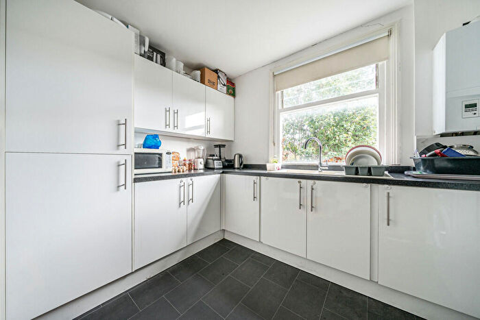 2 Bedroom Apartment For Sale In Vernham Road, Plumstead, SE18