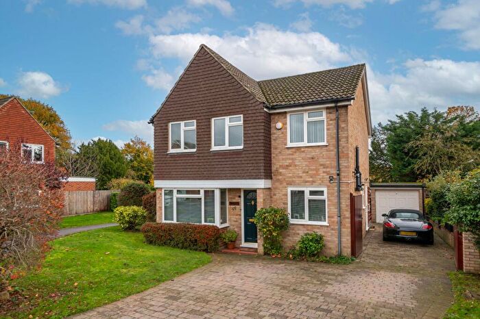 4 Bedroom Detached House For Sale In Brooklands Way, Redhill, RH1