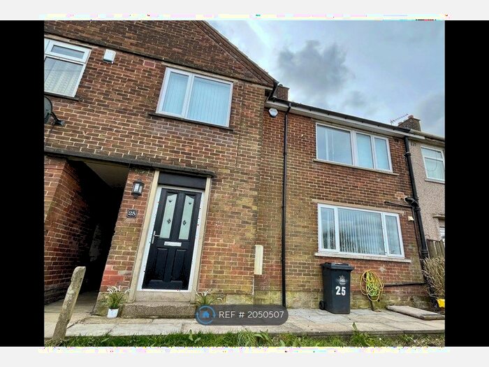 3 Bedroom Terraced House To Rent In Throxenby Way, Clayton, Bradford, BD14