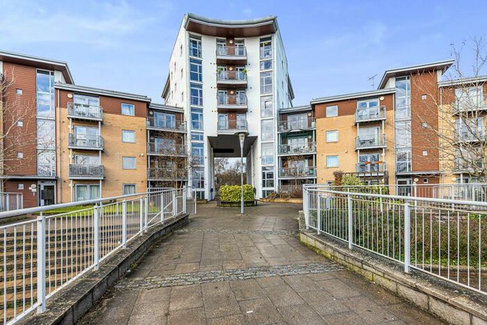 2 Bedroom Apartment To Rent In Kelvin Gate, Bracknell, RG12