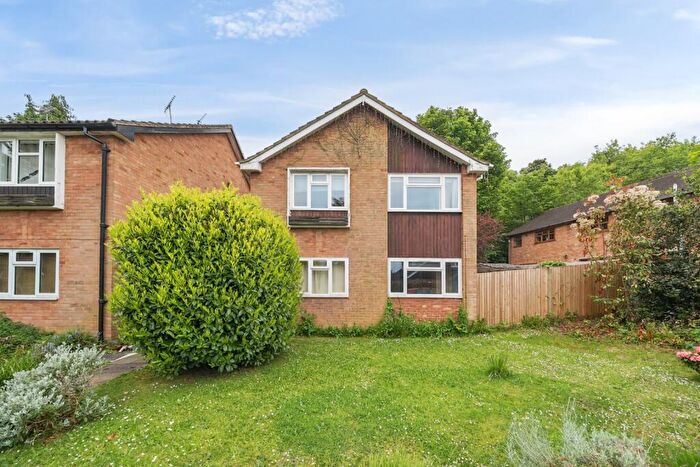 2 Bedroom Maisonette For Sale In Hilda Vale Close, Orpington, Kent, BR6