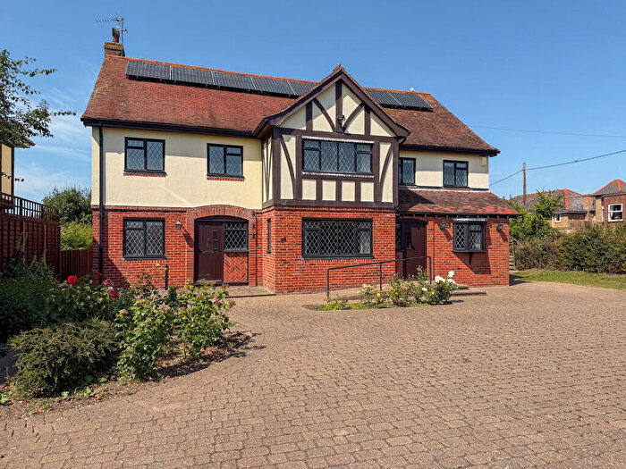 6 Bedroom Detached House For Sale In Kirby Road, Walton On The Naze, CO14