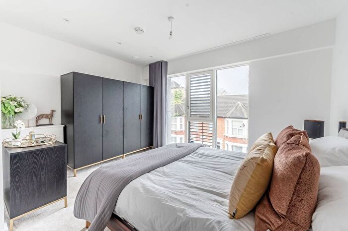 3 Bedroom Terraced House To Rent In Westminster Road, Ealing, London, W7