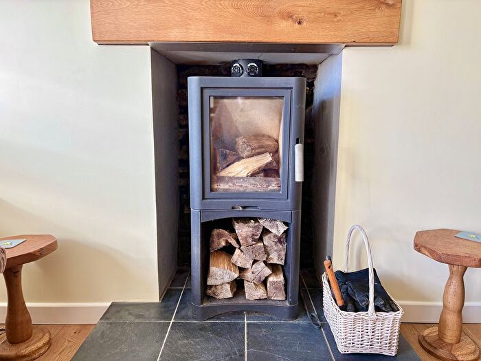 4 Bedroom Detached House For Sale In Gellyfowy Road, Pontardawe, Swansea., SA8