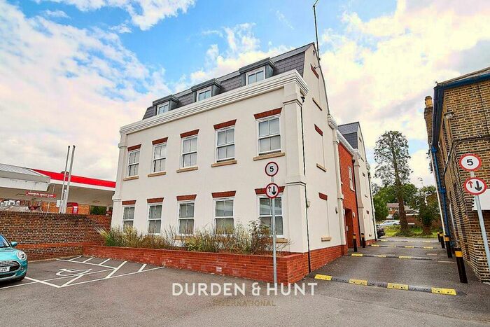 2 Bedroom Apartment To Rent In High Street, Ongar, CM5