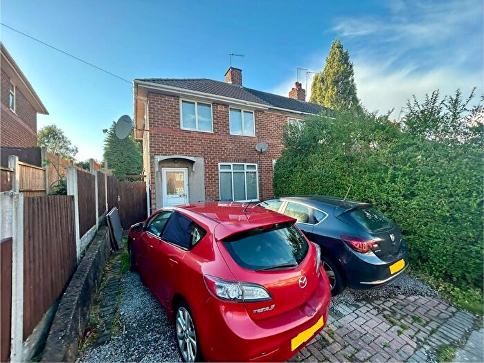 2 Bedroom House To Rent In Pennard Grove, B32