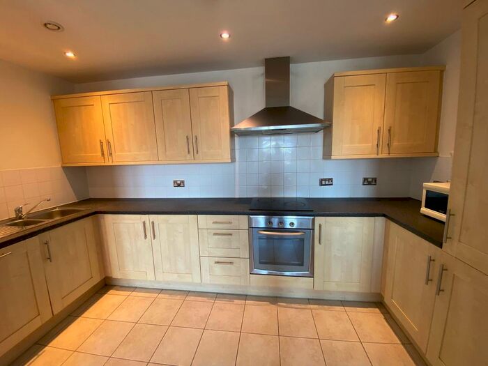 3 Bedroom Apartment To Rent In The Overhead, Sefton Street, L8