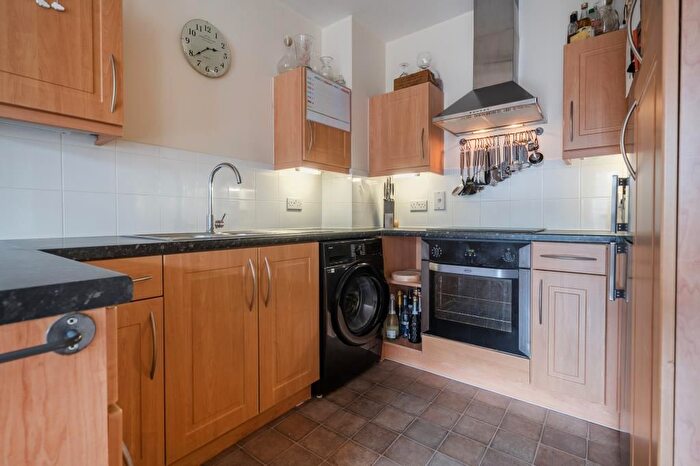 2 Bedroom Flat For Sale In Maidenhead, Berkshire, SL6
