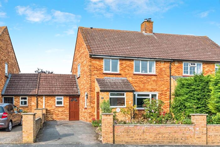 3 Bedroom Semi-Detached House For Sale In Bonnersfield, Long Crendon, Aylesbury, HP18