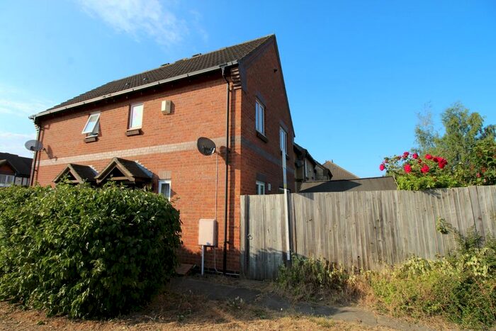 2 Bedroom Terraced House To Rent In Clover Avenue, Bedford, MK41