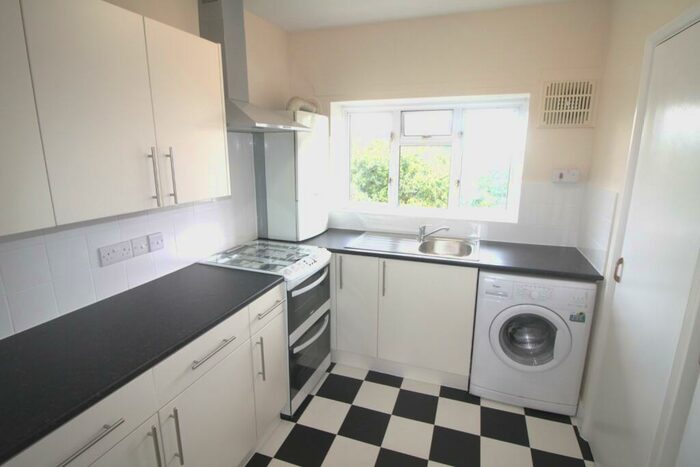 2 Bedroom Apartment To Rent In St. Albans Road, Hemel Hempstead, Hertfordshire, HP2