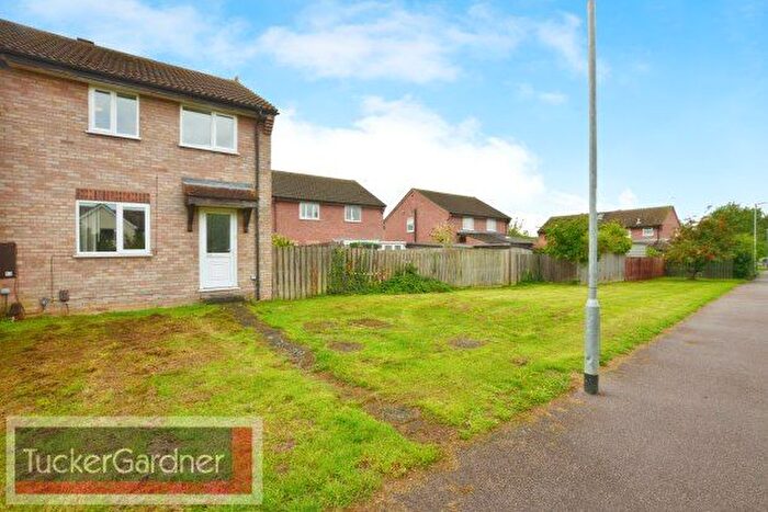 3 Bedroom End Of Terrace House To Rent In Hillcrest, Cambridge, CB23