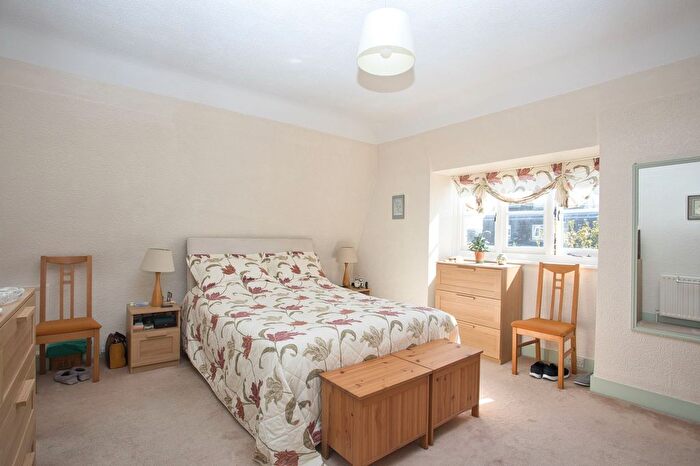 2 Bedroom Flat For Sale In Clifton Crescent, Folkestone, CT20