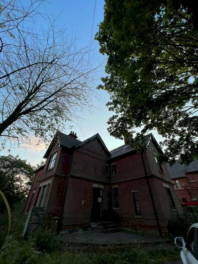 5 Bedroom Detached House To Rent In Dean Street, Ashton-Under-Lyne, OL6