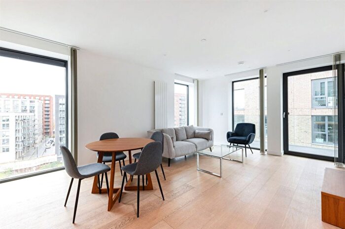 2 Bedroom Flat To Rent In Regalia Close, London, E16