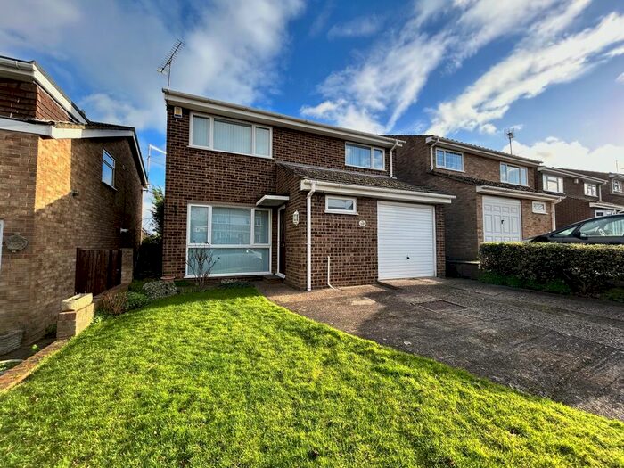 4 Bedroom Detached House To Rent In Russet Close, Rochester, Kent, ME2