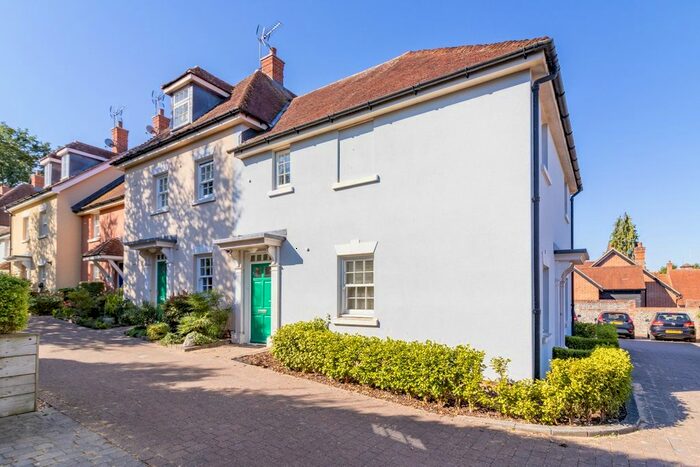 2 Bedroom Flat To Rent In Burgage Mews, West Street, Alresford, Hampshire, SO24