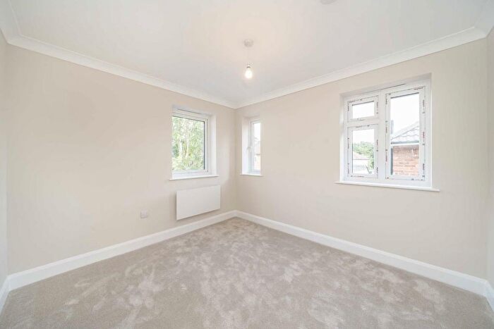 2 Bedroom Flat For Sale In Court Farm Road, London, SE9