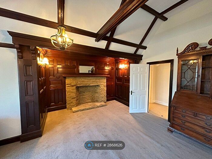 3 Bedroom Flat To Rent In Sandrock Hall, Hastings, TN34