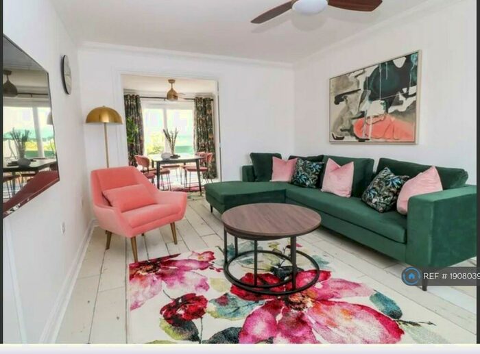 4 Bedroom Semi-Detached House To Rent In Cherry Blossom House (Bills May Be Inc), Launceston, PL15