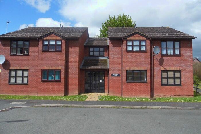 1 Bedroom Flat To Rent In Minster Court, Belmont, HR2
