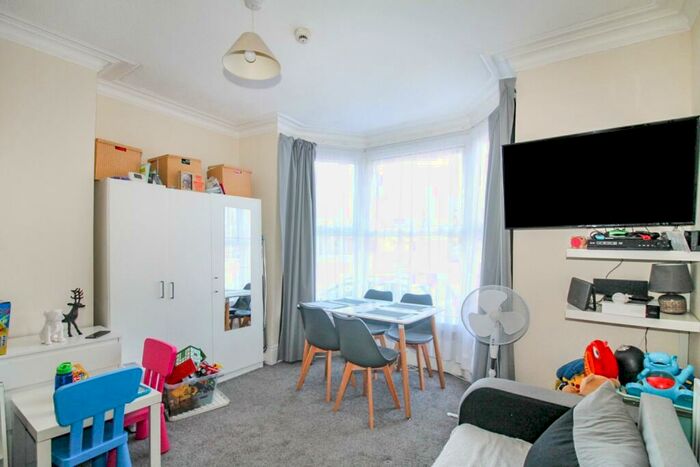 1 Bedroom Flat To Rent In Dixon Lane Road, Wortley, Leeds, LS12