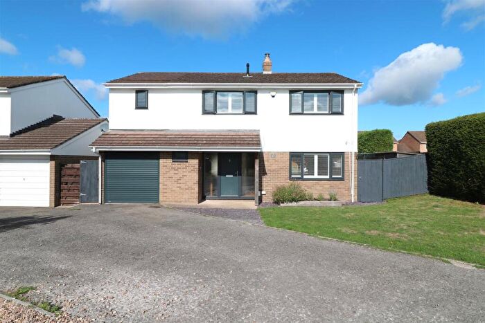 5 Bedroom Detached House For Sale In Broadley Park, North Bradley, Trowbridge, BA14