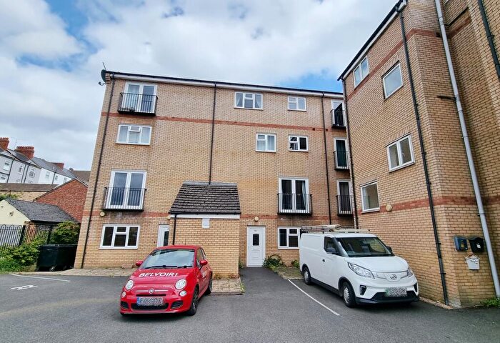 2 Bedroom Flat To Rent In Fields View, Wellingborough, NN8