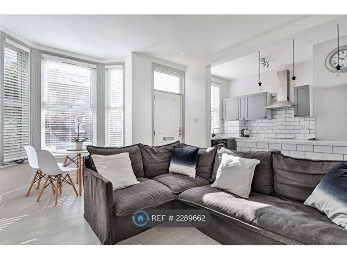 5 Bedroom Terraced House To Rent In Grimthorpe Place, Leeds, LS6